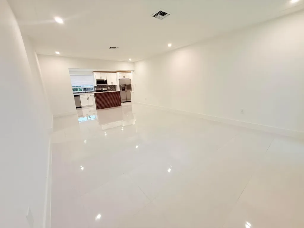 345 Pinehurst Road Palm Springs FL 33461