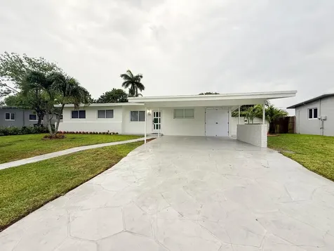 345 Pinehurst Road Palm Springs FL 33461