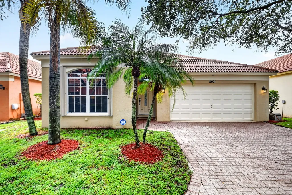 8021 Via Hacienda Riviera Beach FL 33418