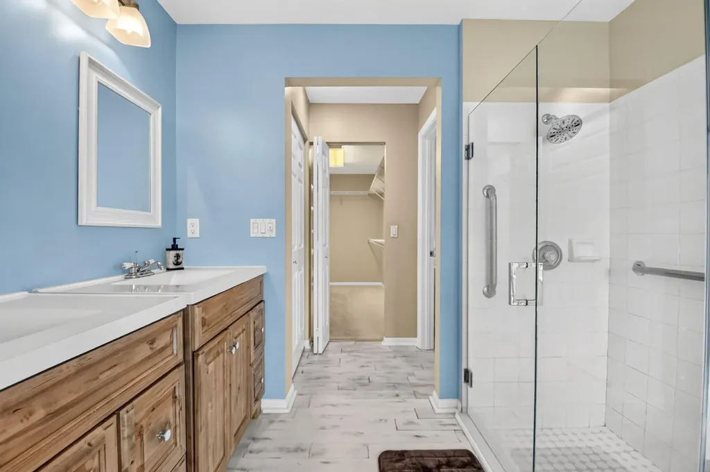 8021 Via Hacienda Riviera Beach FL 33418