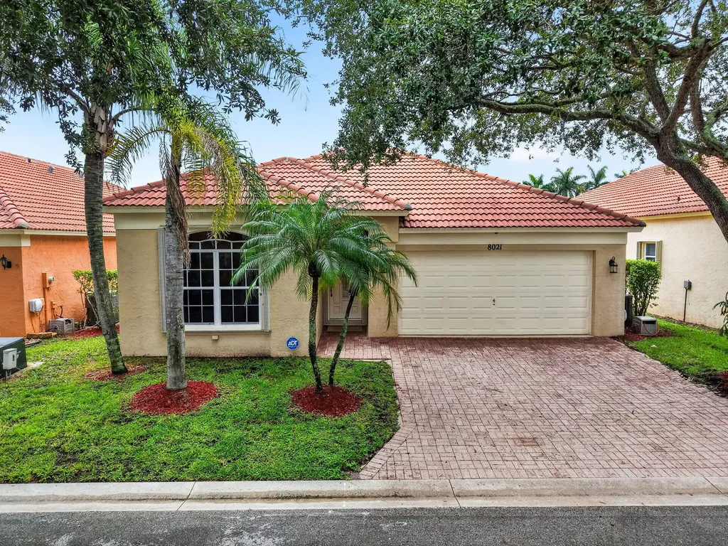 8021 Via Hacienda Riviera Beach FL 33418