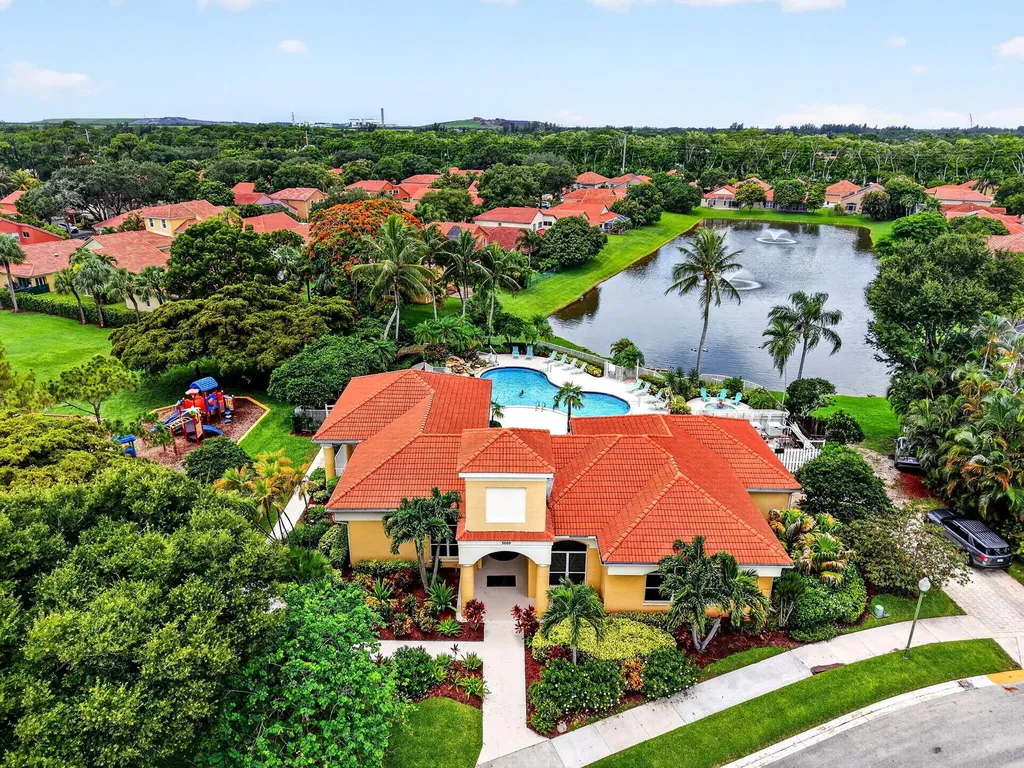 8021 Via Hacienda Riviera Beach FL 33418