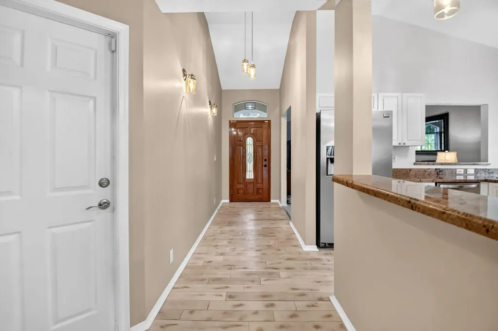 8021 Via Hacienda Riviera Beach FL 33418