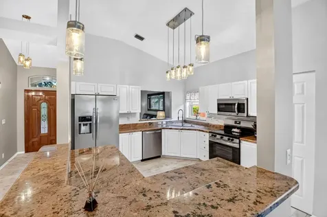 8021 Via Hacienda Riviera Beach FL 33418