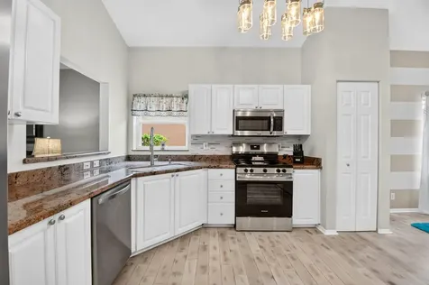 8021 Via Hacienda Riviera Beach FL 33418