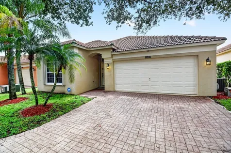 8021 Via Hacienda Riviera Beach FL 33418