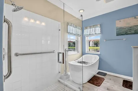 8021 Via Hacienda Riviera Beach FL 33418
