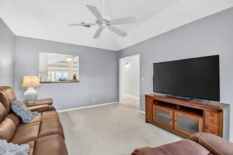 8021 Via Hacienda Riviera Beach FL 33418