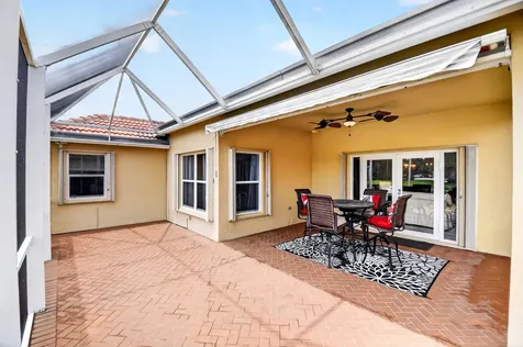 8021 Via Hacienda Riviera Beach FL 33418