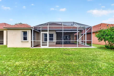 8021 Via Hacienda Riviera Beach FL 33418
