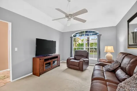 8021 Via Hacienda Riviera Beach FL 33418