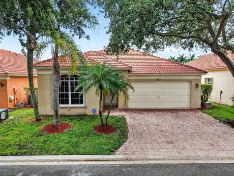 8021 Via Hacienda Riviera Beach FL 33418