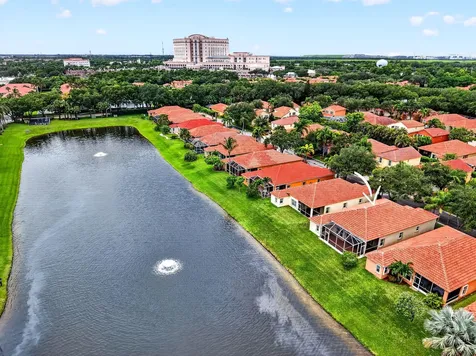 8021 Via Hacienda Riviera Beach FL 33418