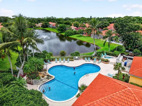 8021 Via Hacienda Riviera Beach FL 33418