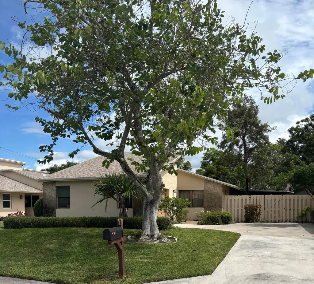 3155 NW 9th Street Delray Beach FL 33445