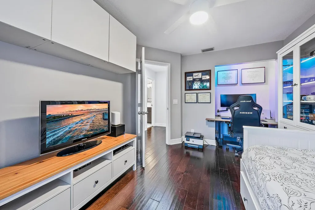 93 Admirals Court Palm Beach Gardens FL 33418