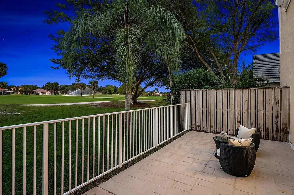 93 Admirals Court Palm Beach Gardens FL 33418