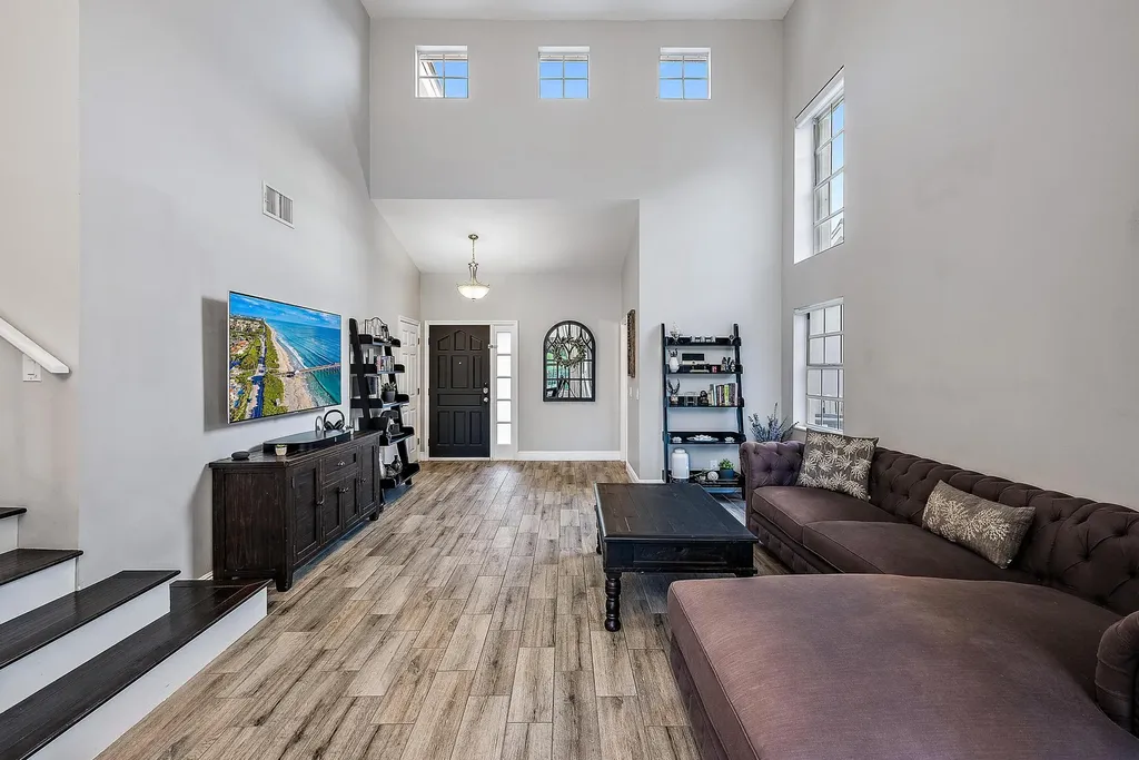93 Admirals Court Palm Beach Gardens FL 33418