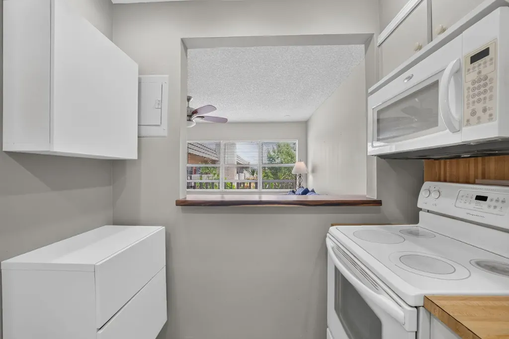 9141 Sunrise Lakes Boulevard Sunrise FL 33322