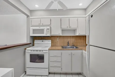 9141 Sunrise Lakes Boulevard Sunrise FL 33322