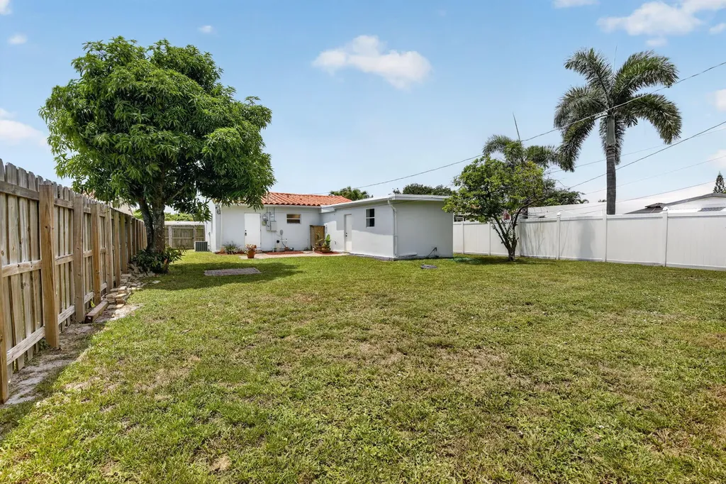 2427 Harding Street Hollywood FL 33020