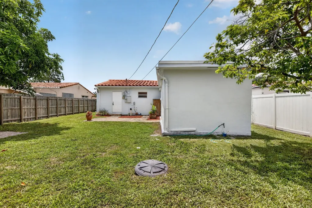 2427 Harding Street Hollywood FL 33020