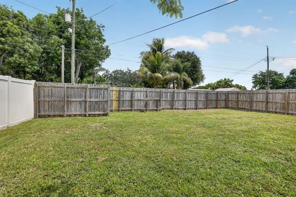 2427 Harding Street Hollywood FL 33020