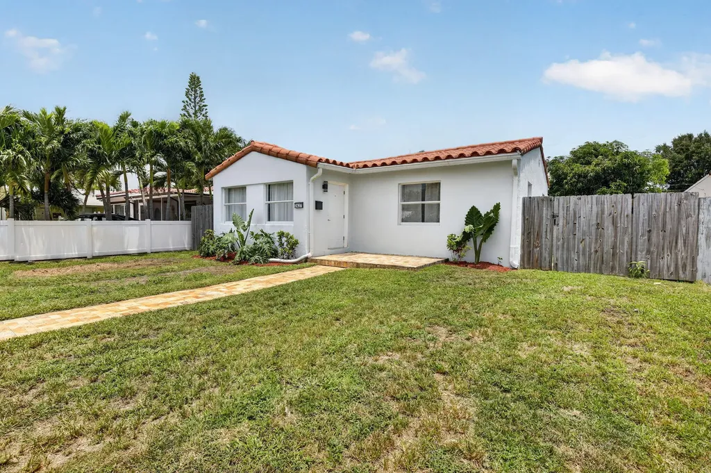 2427 Harding Street Hollywood FL 33020