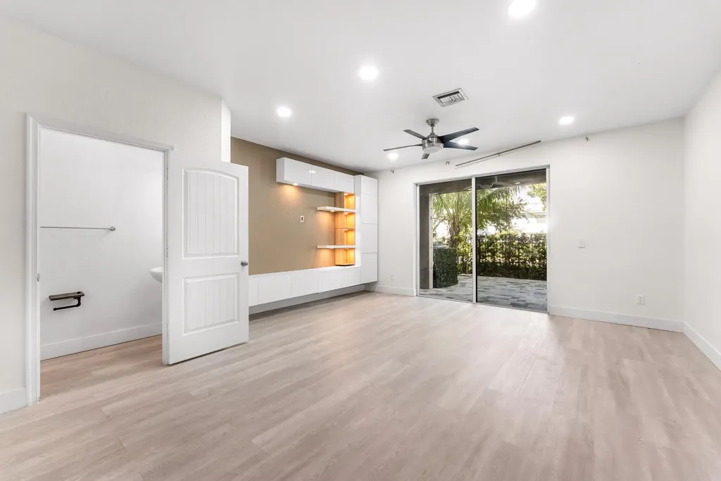 354 SE 1st Way Deerfield Beach FL 33441
