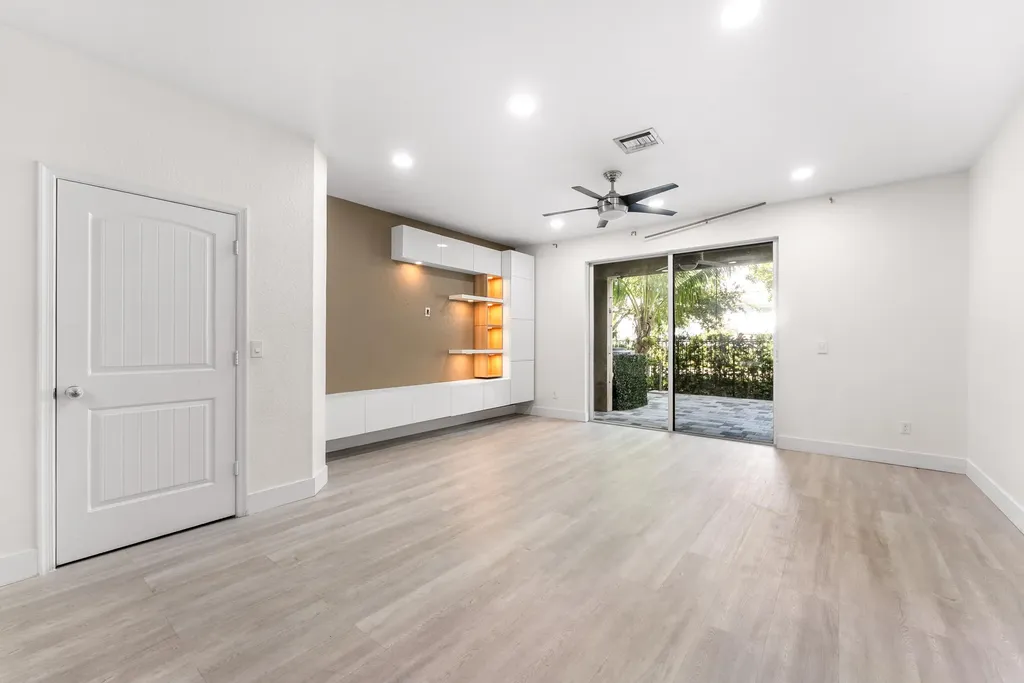354 SE 1st Way Deerfield Beach FL 33441