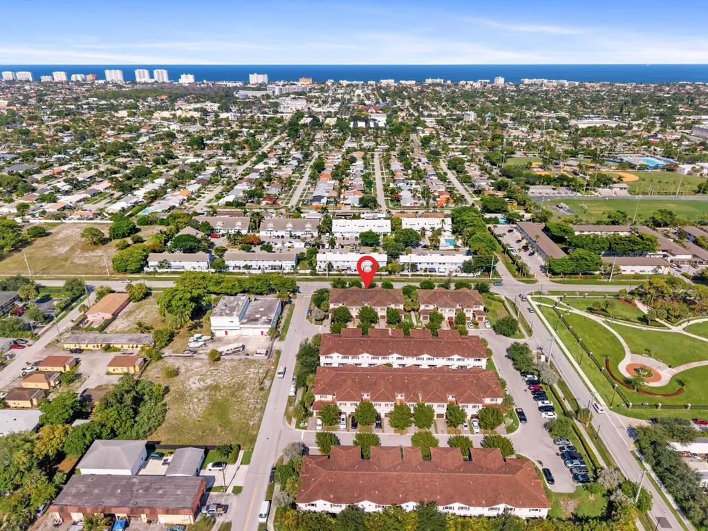 354 SE 1st Way Deerfield Beach FL 33441