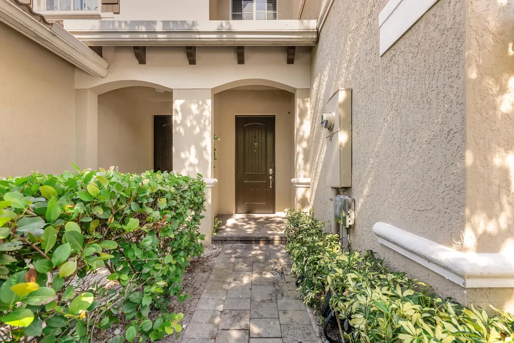354 SE 1st Way Deerfield Beach FL 33441