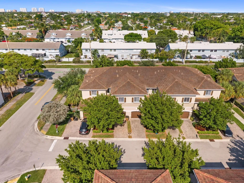 354 SE 1st Way Deerfield Beach FL 33441
