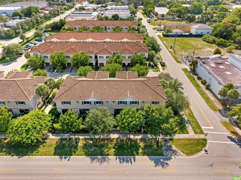 354 SE 1st Way Deerfield Beach FL 33441