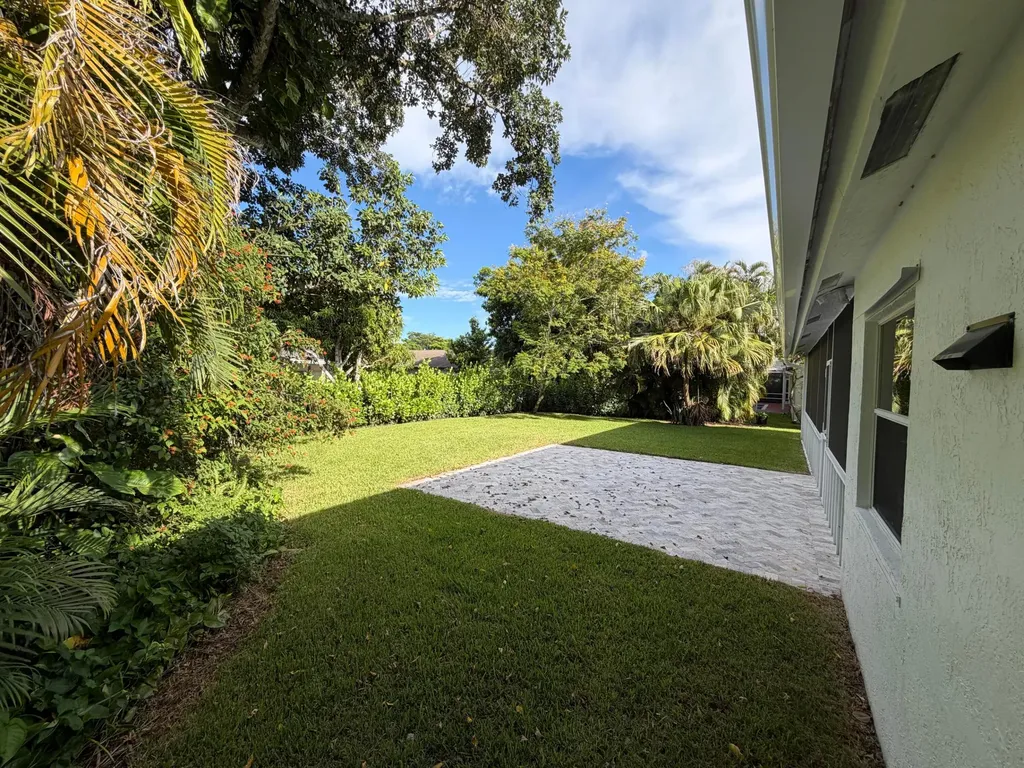 2325 NW 101st Way Coral Springs FL 33065