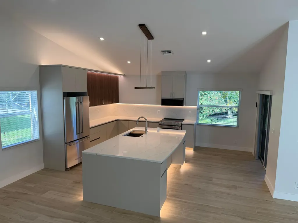 2325 NW 101st Way Coral Springs FL 33065