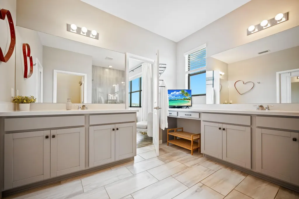 8697 Corvus Lake Worth FL 33467