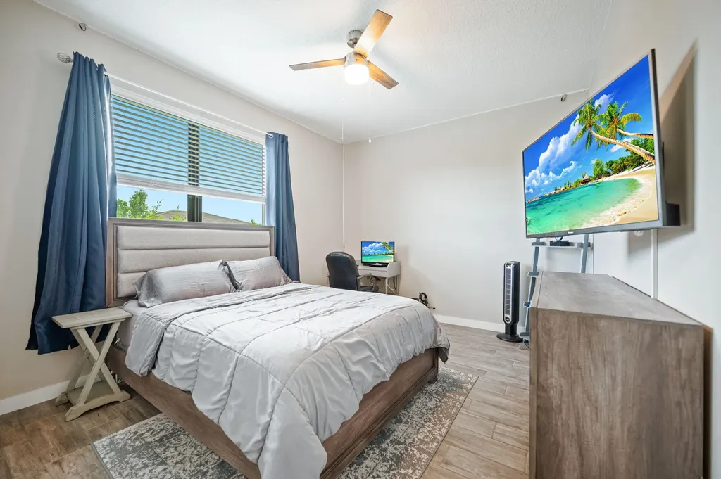 8697 Corvus Lake Worth FL 33467