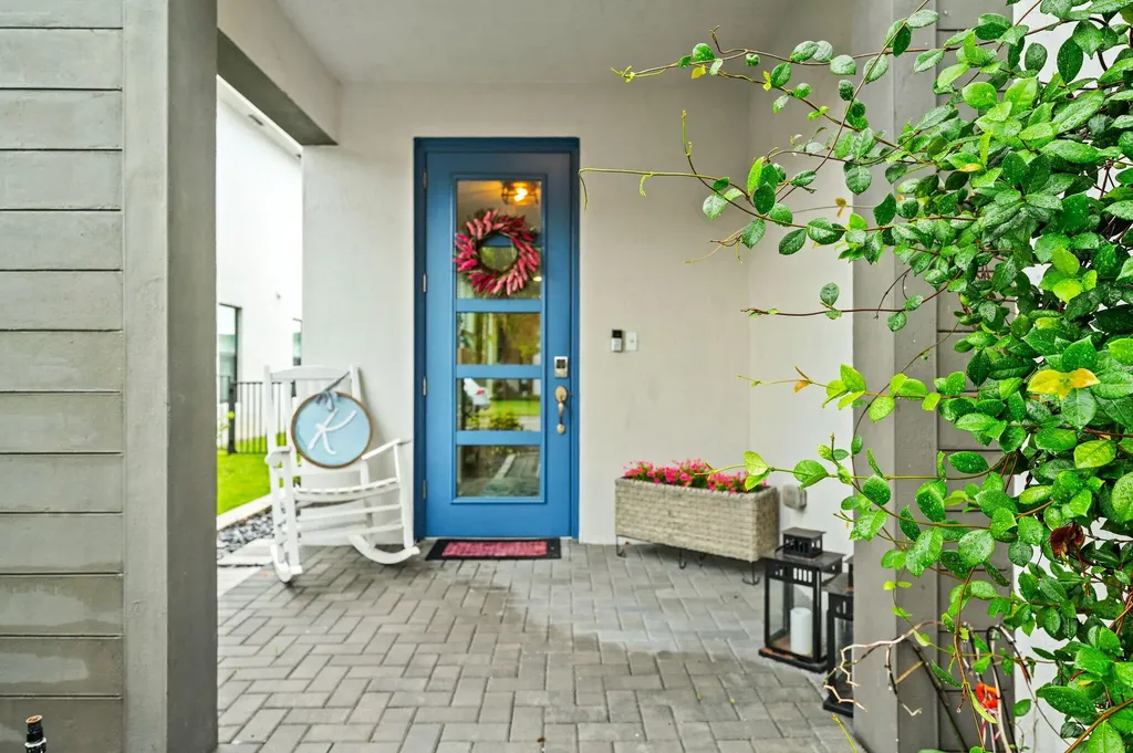 8697 Corvus Lake Worth FL 33467