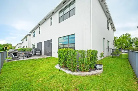 8697 Corvus Lake Worth FL 33467