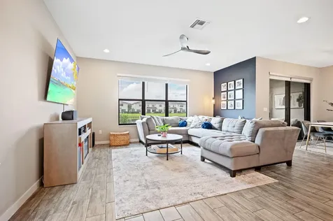 8697 Corvus Lake Worth FL 33467