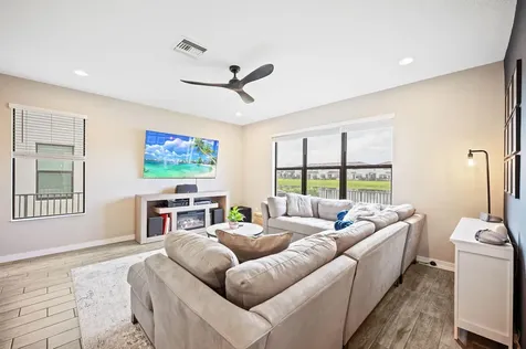 8697 Corvus Lake Worth FL 33467