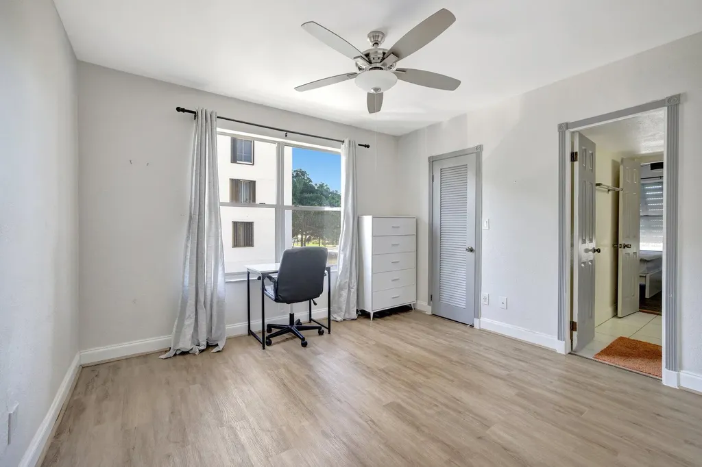 2400 NE 33rd Avenue Fort Lauderdale FL 33305