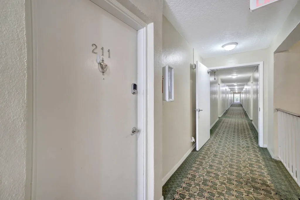 2400 NE 33rd Avenue Fort Lauderdale FL 33305