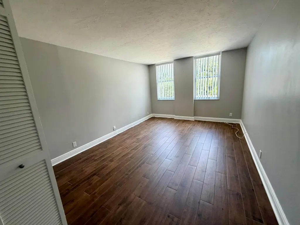 1147 Hillsboro Mile Hillsboro Beach FL 33062