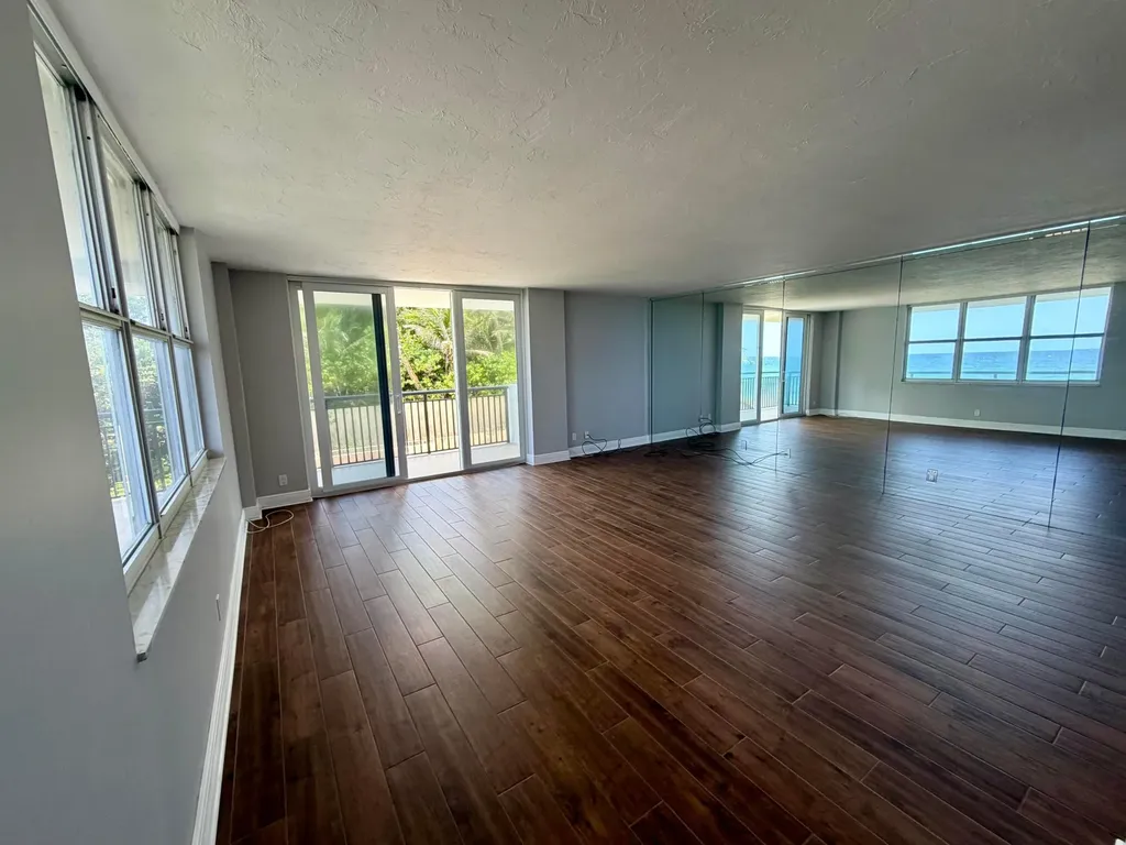 1147 Hillsboro Mile Hillsboro Beach FL 33062