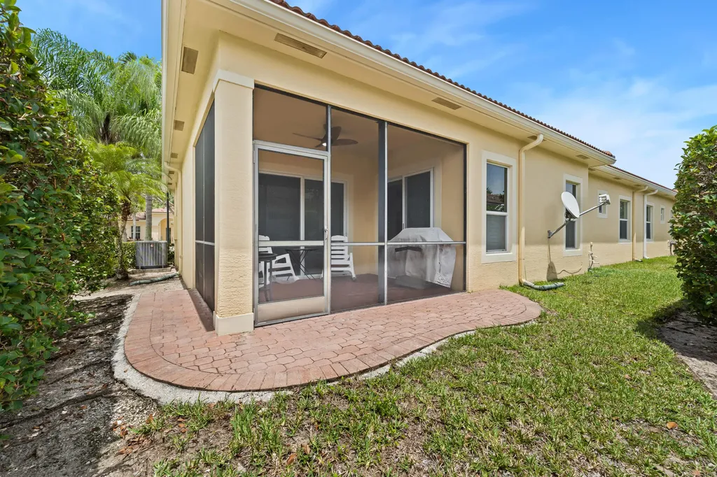 10117 SW Canossa Way Port St Lucie FL 34986