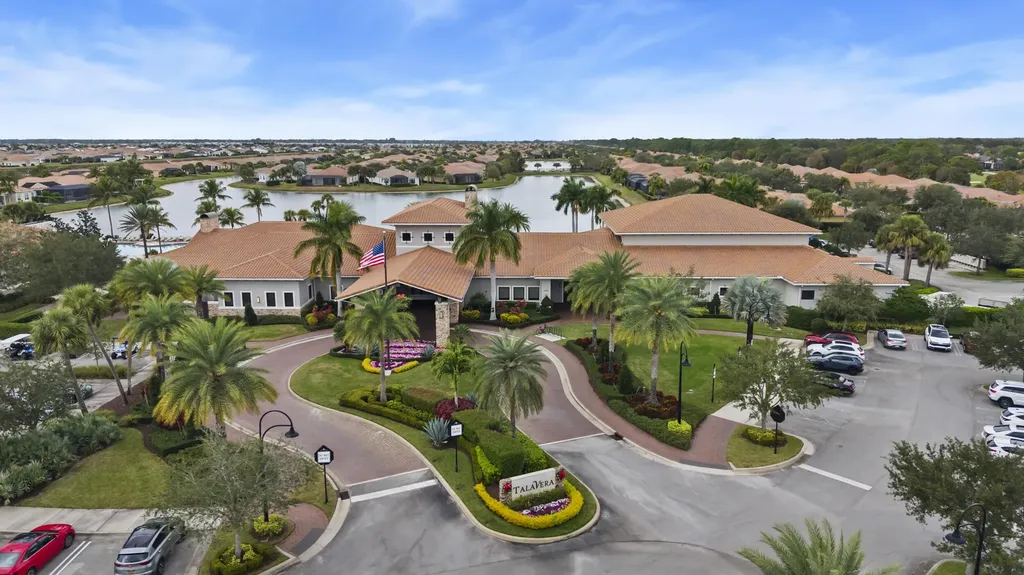 10117 SW Canossa Way Port St Lucie FL 34986