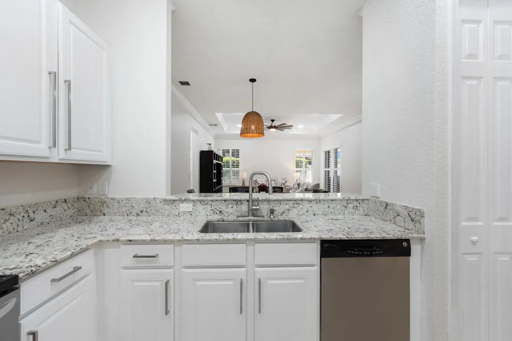 10117 SW Canossa Way Port St Lucie FL 34986