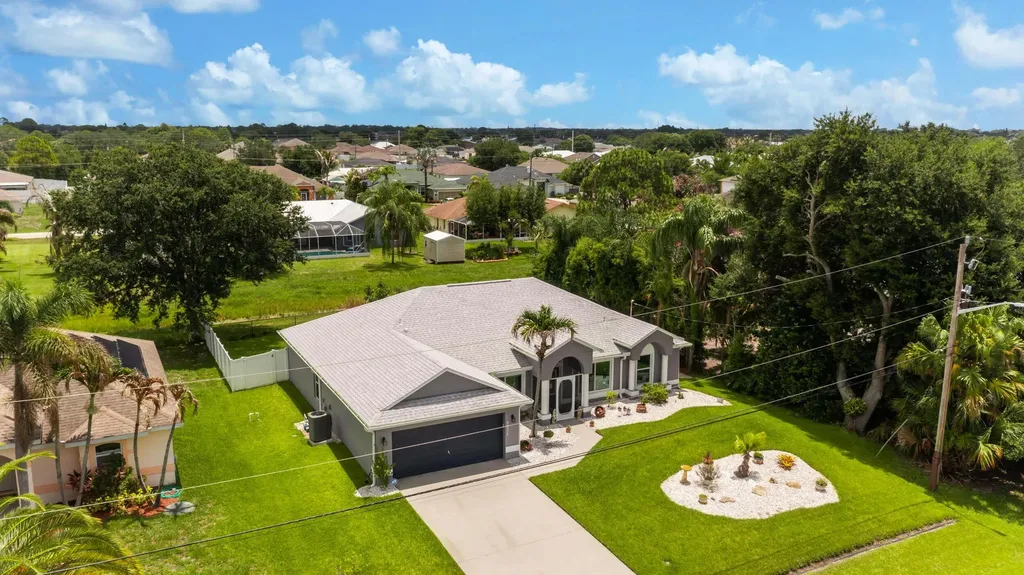 4025 SW Kadlic Street Port St Lucie FL 34953